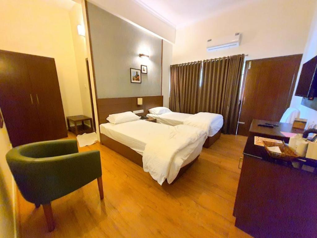 Emperor-Hotel Rachana Continental Pvt Ltd Kizhake Chālakudi Εξωτερικό φωτογραφία
