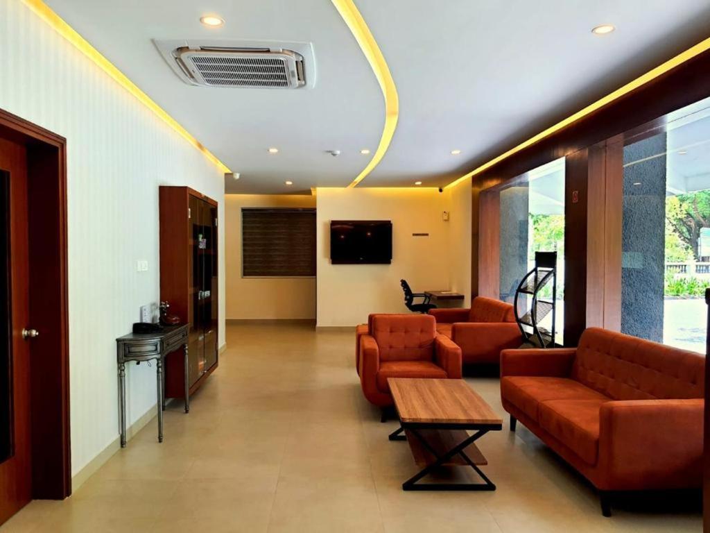 Emperor-Hotel Rachana Continental Pvt Ltd Kizhake Chālakudi Εξωτερικό φωτογραφία