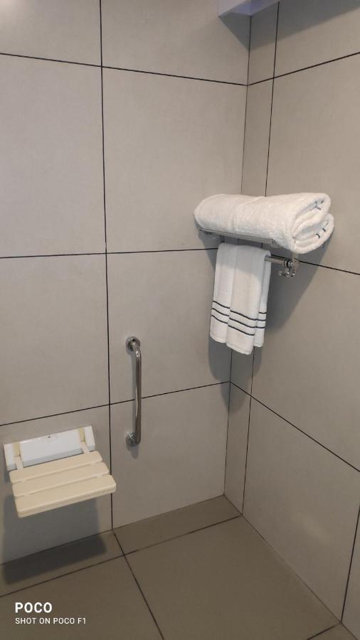 Emperor-Hotel Rachana Continental Pvt Ltd Kizhake Chālakudi Εξωτερικό φωτογραφία