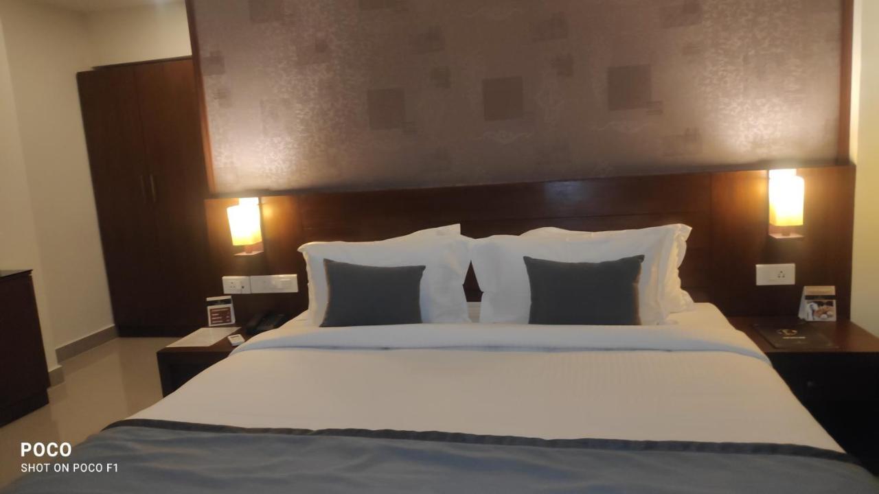 Emperor-Hotel Rachana Continental Pvt Ltd Kizhake Chālakudi Εξωτερικό φωτογραφία