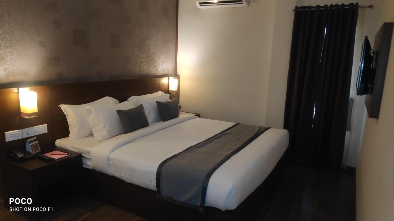 Emperor-Hotel Rachana Continental Pvt Ltd Kizhake Chālakudi Εξωτερικό φωτογραφία