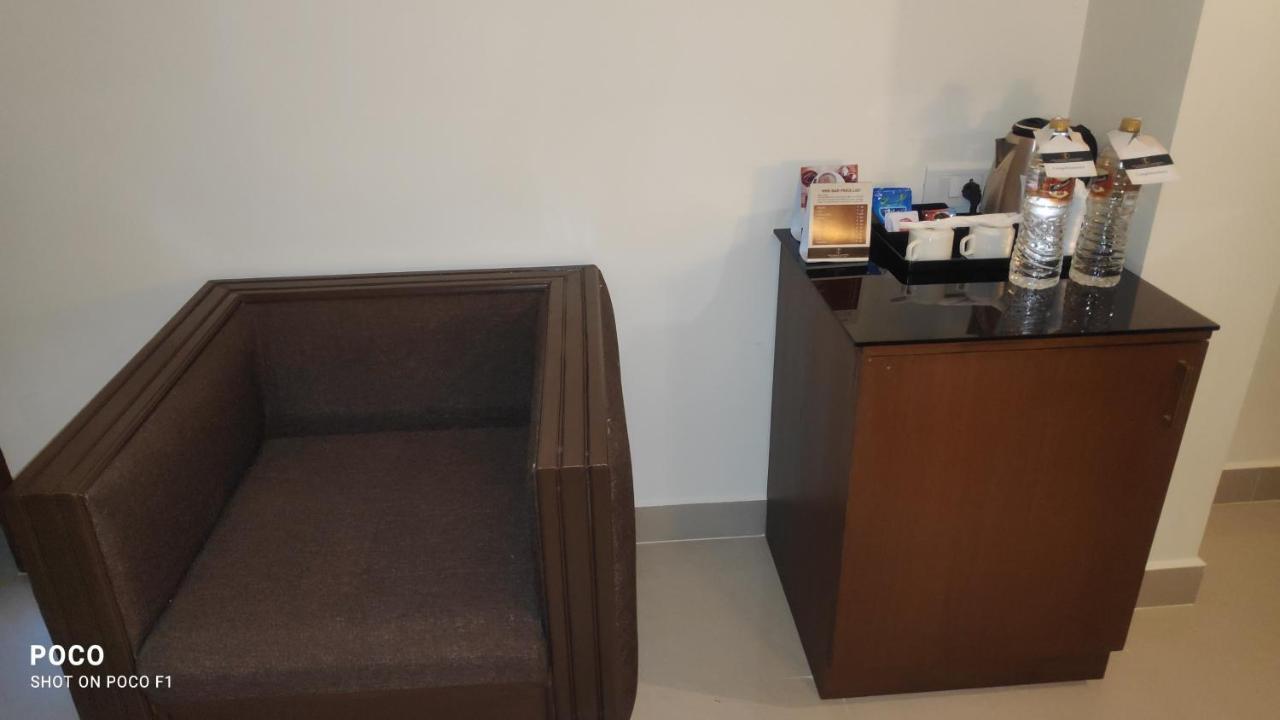 Emperor-Hotel Rachana Continental Pvt Ltd Kizhake Chālakudi Εξωτερικό φωτογραφία
