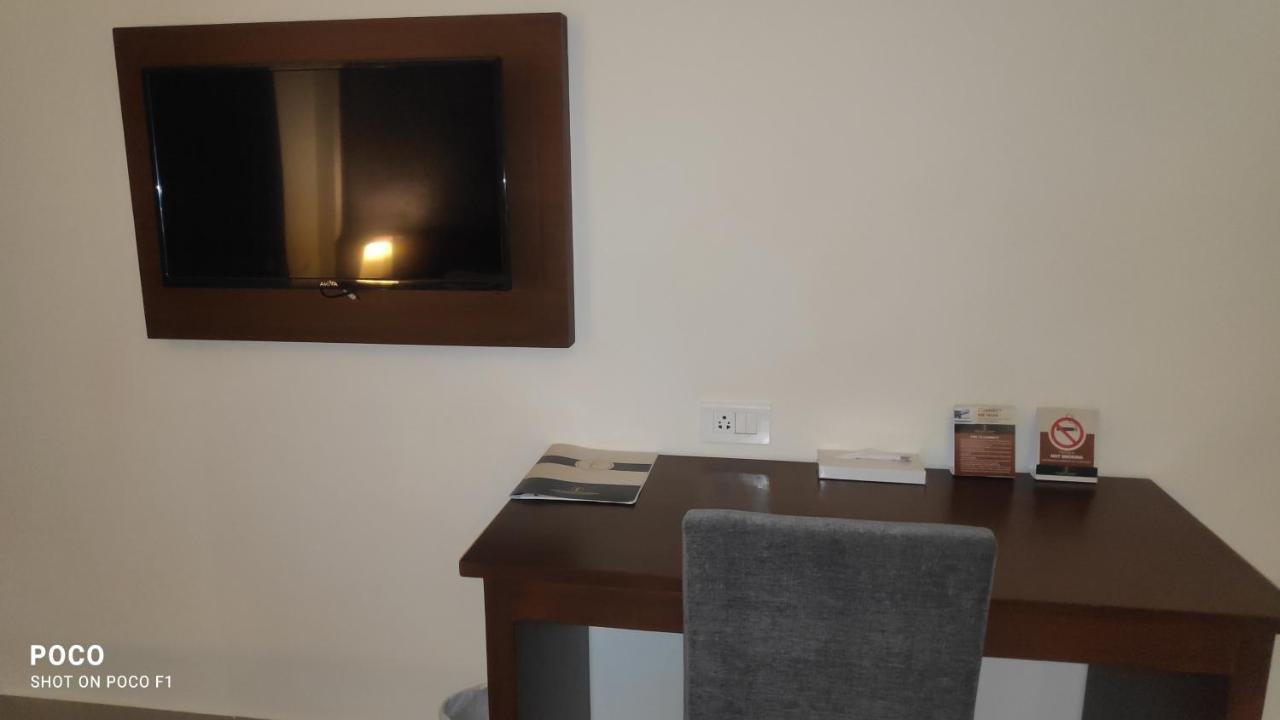 Emperor-Hotel Rachana Continental Pvt Ltd Kizhake Chālakudi Εξωτερικό φωτογραφία